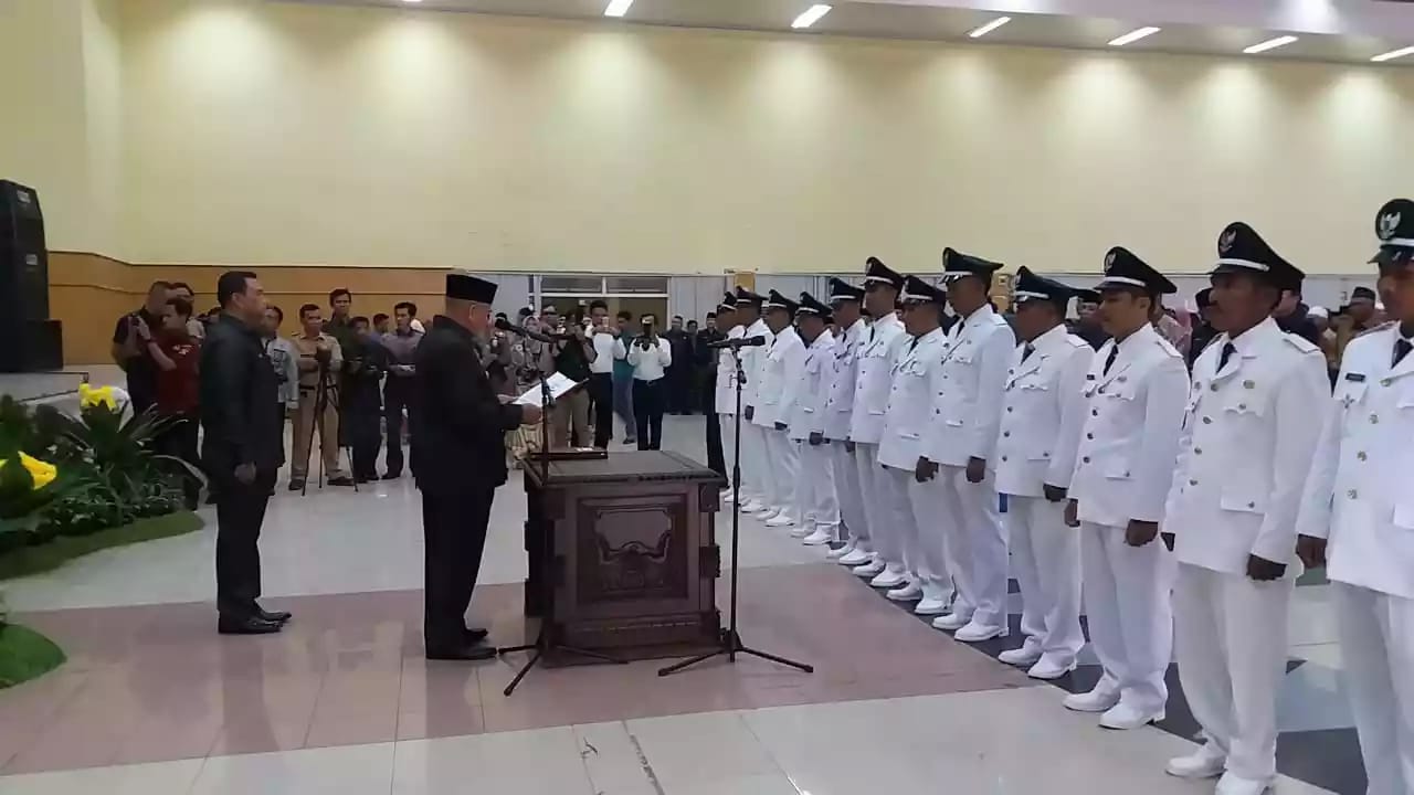Perbedaan Kepala Desa