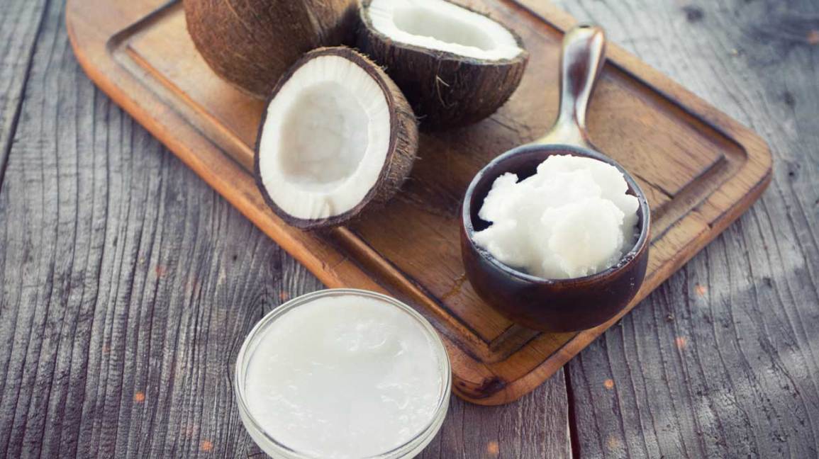 manfaat minyak kelapa untuk wajah bopeng