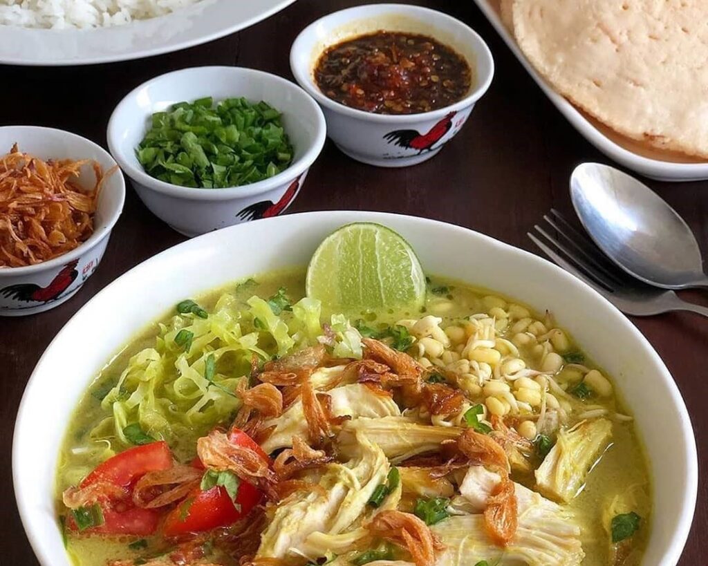 Cara Membuat Soto Ayam Bening dan Enak Mak-Nyus