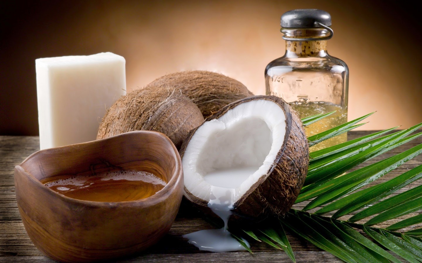 Manfaat Minyak Kelapa Untuk Wajah Dan Bibir Manfaat Minyak Kelapa Untuk Wajah Dan Bibir