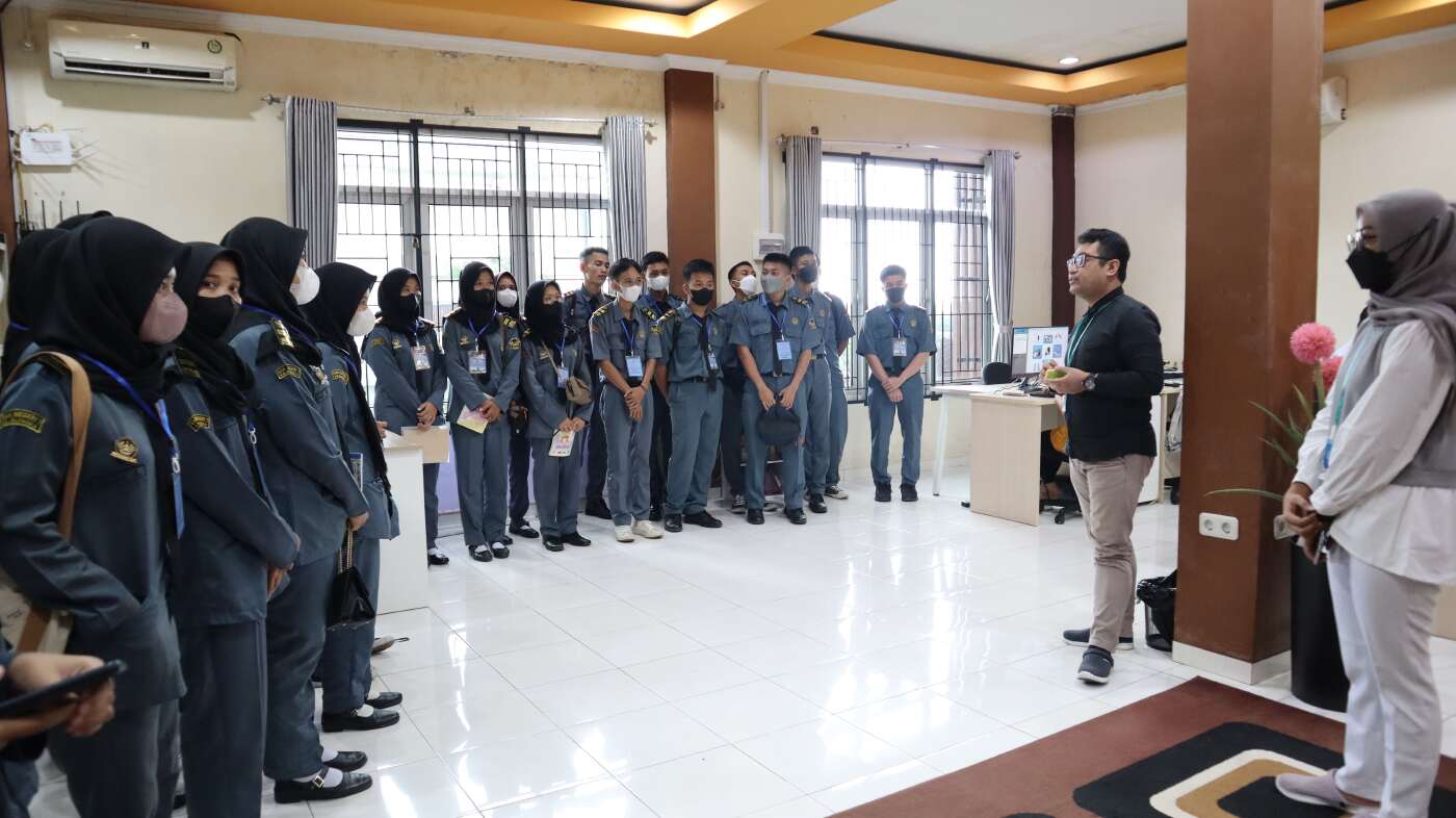 peran kunjungan industri bagi akademik