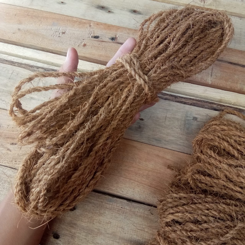 Produksi tali sabut kelapa