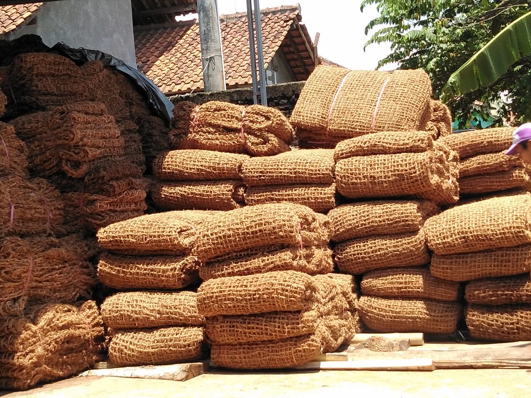 Analisis Keunggulan Cocomesh untuk Proyek Konservasi Tanah