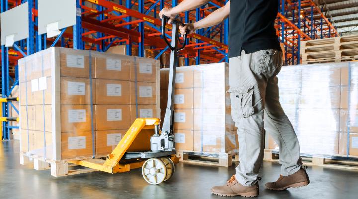 Cara Mengangkat Pallet Barang
