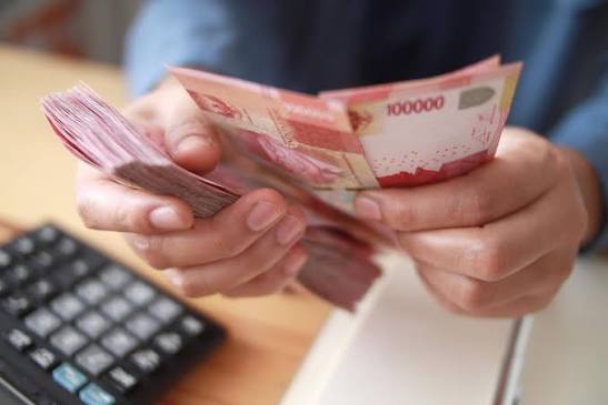 Estimasi modal usaha untuk perlengkapan stok dan biaya operasional bisnis