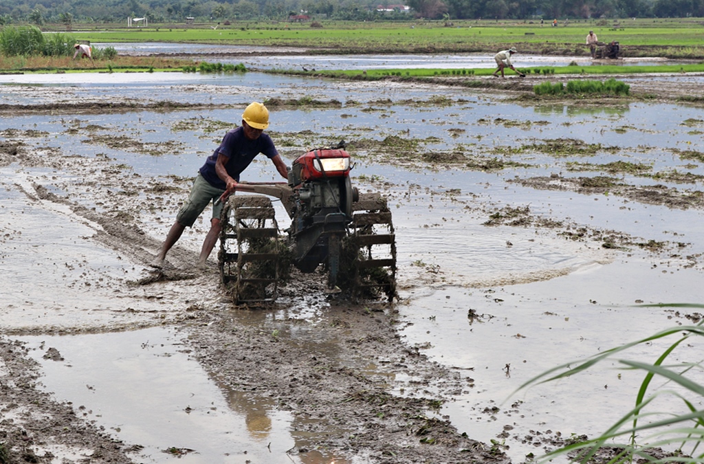keuntungan menggunakan hand tractor